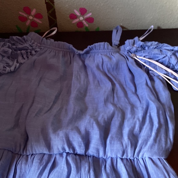 One pice - Picture 4 of 5